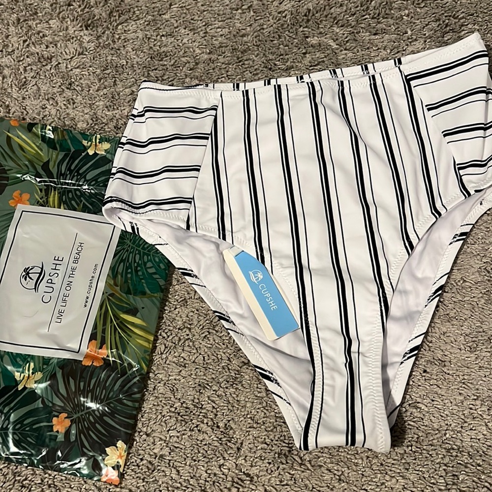 Cupshe highwaisted bikini bottom
